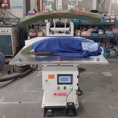 自動産業衣服のアイロンをかける機械蒸気のズボンの出版物機械真空ポンプ